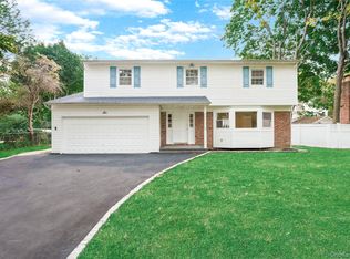 6 Shire Court, Greenlawn, NY 11740