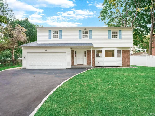6 Shire Court, Greenlawn, NY 11740