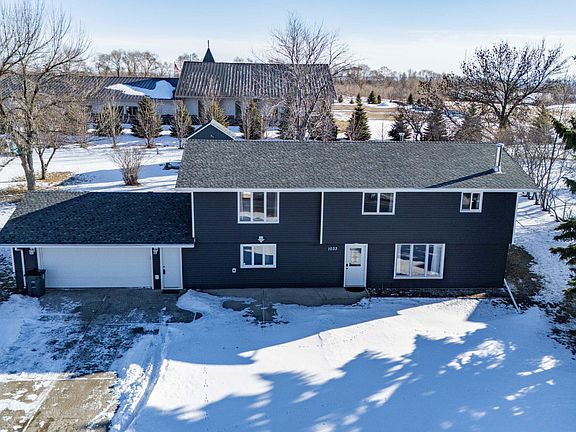 2nd image of 1033 Heritage Dr