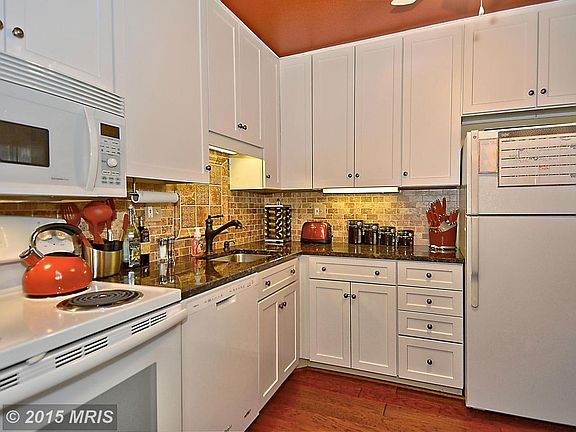 5th image of 9730 Kingsbridge Dr APT 002