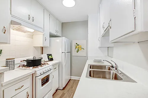 The McLaughlin Avenue Apartments Photo 1 The McLaughlin Avenue Apartments Photo 1