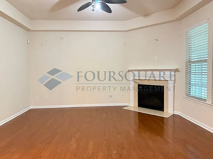 1016 Hildebran Ln — Photo 17