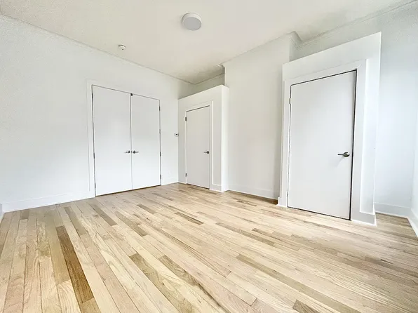 374 Bleecker Street image 9 of 10