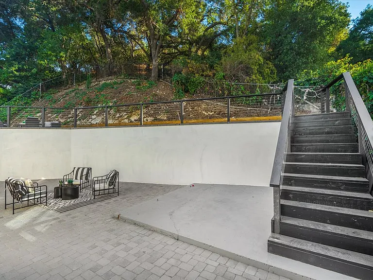 3873 Royal Woods Dr — Photo 36