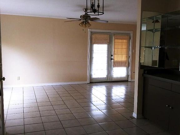 4th image of 4 Uruapan Ct