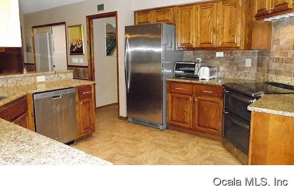 4th image of 11017 NE 41st Ter