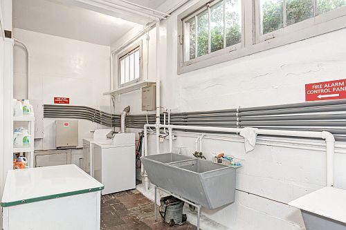 Oriana Apartments: shared laundry room