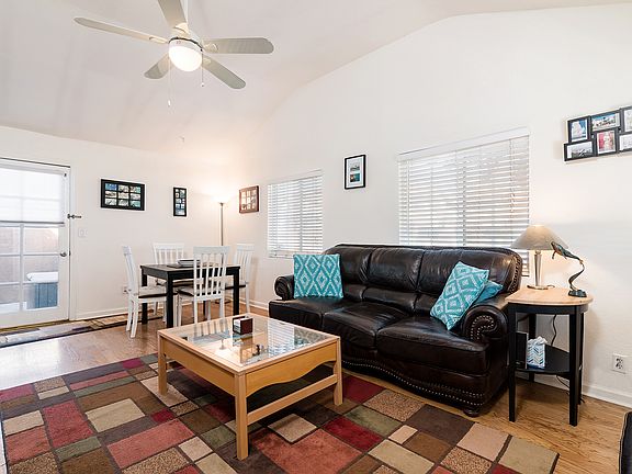 4th image of 2111 Blossom Ln