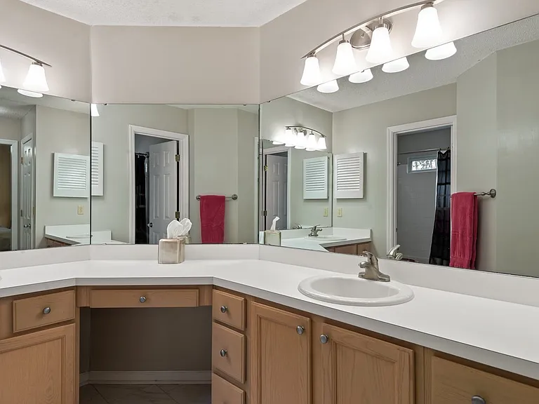 5355 Saint Ives Ln — Photo 3