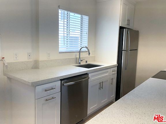 4th image of 1440 23rd St APT 217