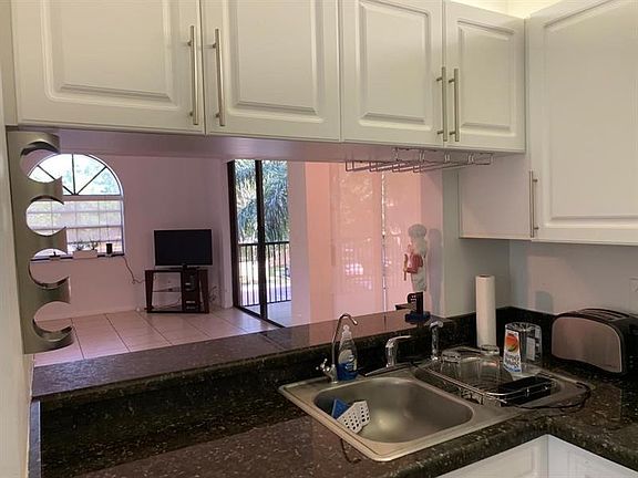 4th image of 10791 NW 14th St