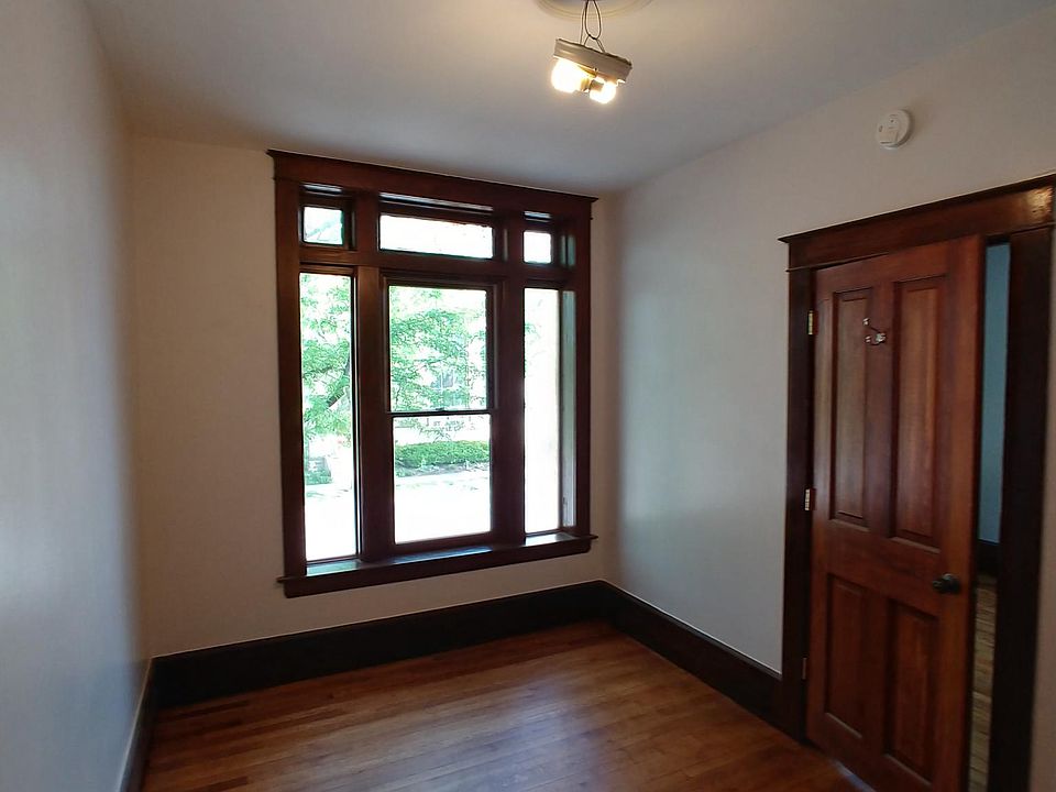 1st image of 118 N Michigan Ave