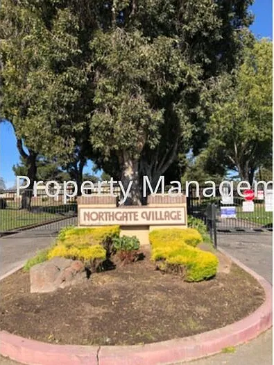 1823 Cherokee Dr — Photo 3