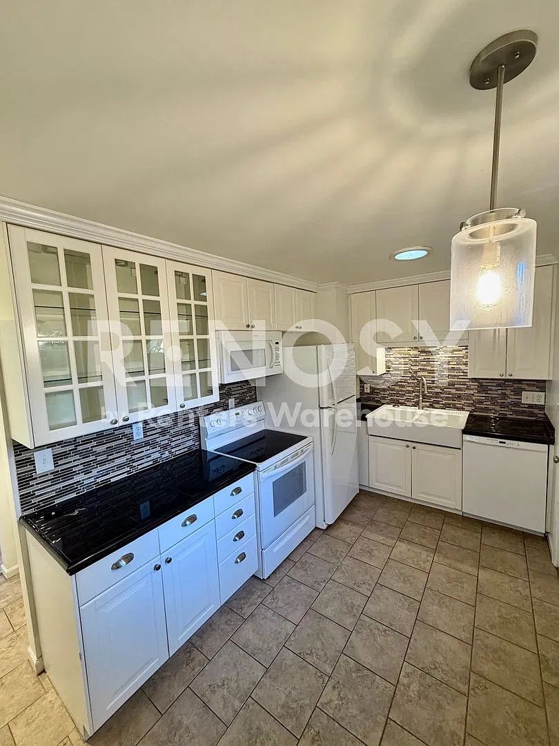 09/14/2026, 3 Bedrooms, 1 Bathrooms, House, St Paul, MN — Photo 3