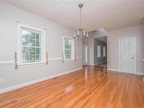 2nd image of 4312 Twisted Oak Dr