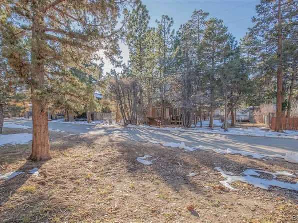 761 San Bernardino Ave, Sugarloaf, CA 92386