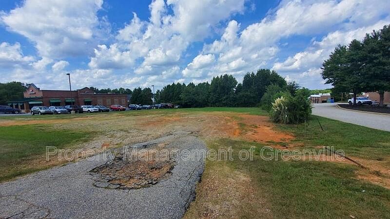 2nd image of 777 E Butler Rd