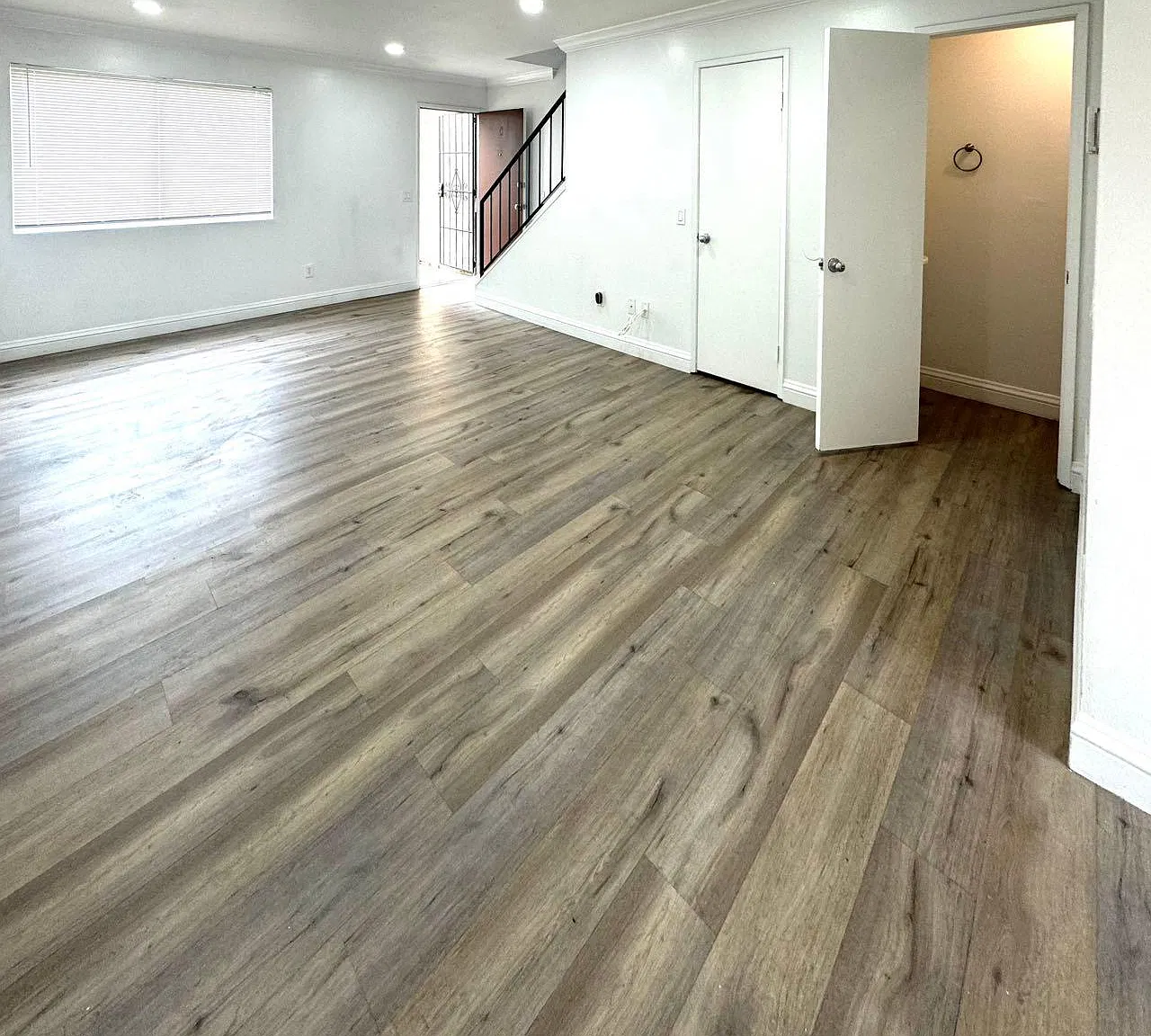 12176 Carnation Ln — Photo 3
