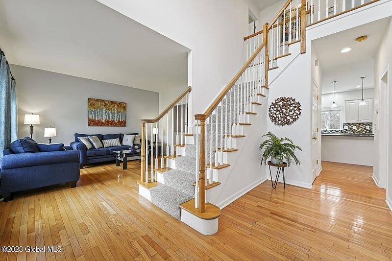 5th image of 1012 Woodfield Drive