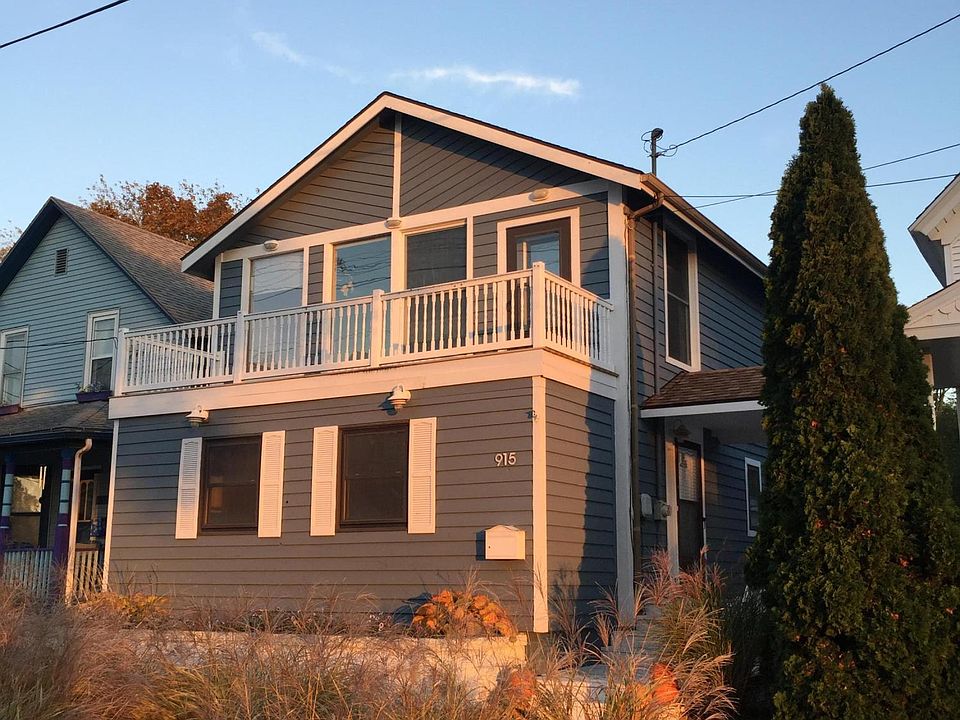 1st image of 915 Lions Park Dr