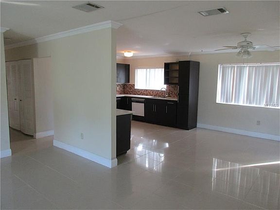 5th image of 5318 Kenwood Dr