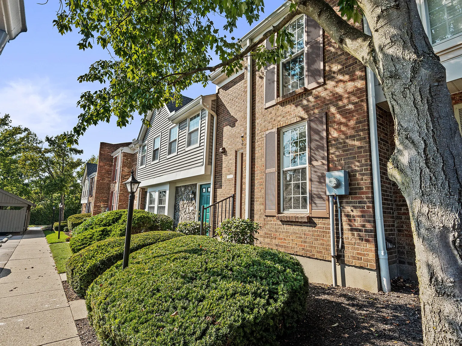 2 bed, 1480 sqft, $2,300 — Photo 3