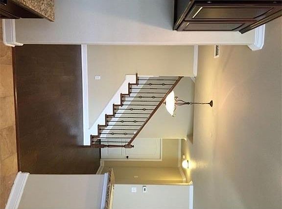 4th image of 1812 Desoto Dr