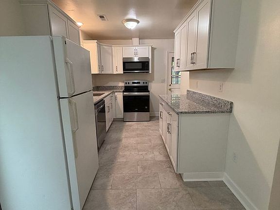 2nd image of 600 Broce Dr