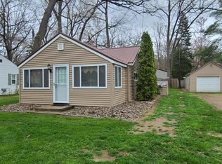 210 Sheridan Dr, Prudenville, MI 48651