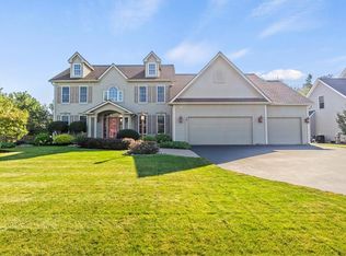 20 Whitespire Ln, Webster, NY 14580