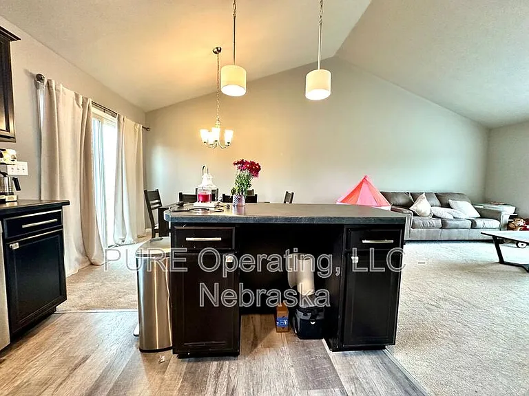 7605 N 92nd Ave — Photo 10
