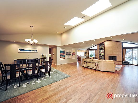 Living Room / Dining Room
