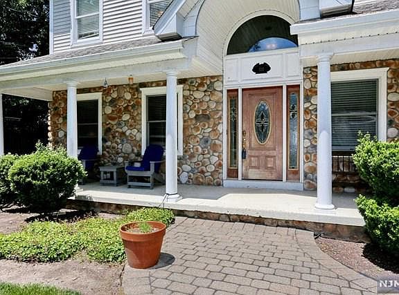 3rd image of 120 Williams Ave