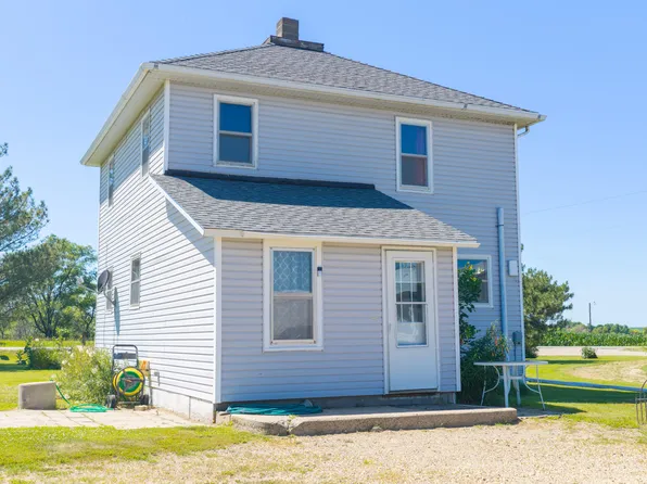 18704 450th Ave, Hayti, SD 57241