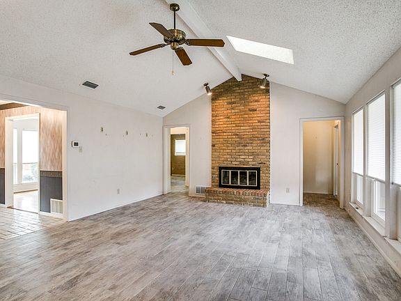 2_901-redondo-cir-plano-tx-High-Res-3.jpg