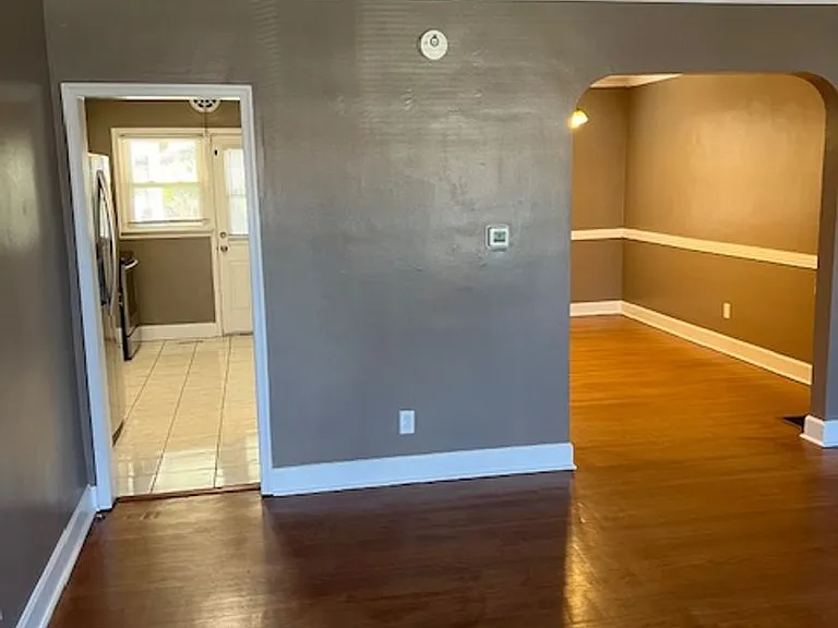5905 The Alameda — Photo 22