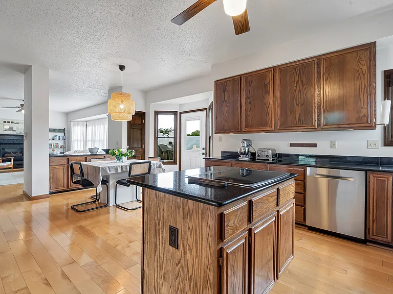 908 Burn Oak Dr — Photo 20
