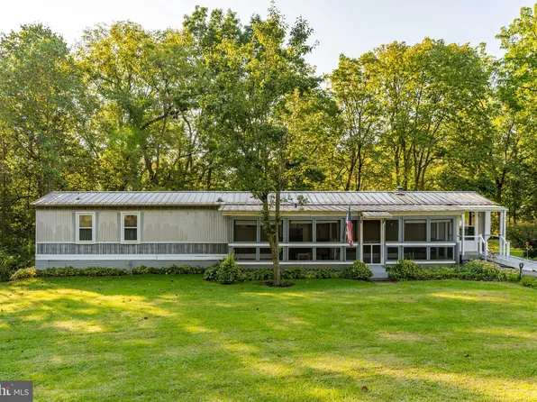 2085 Reservoir Dr, Middletown, PA 17057