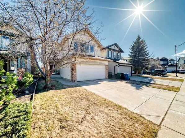 84 N Cougarstone Sq SW, Calgary, AB T3H 5J4