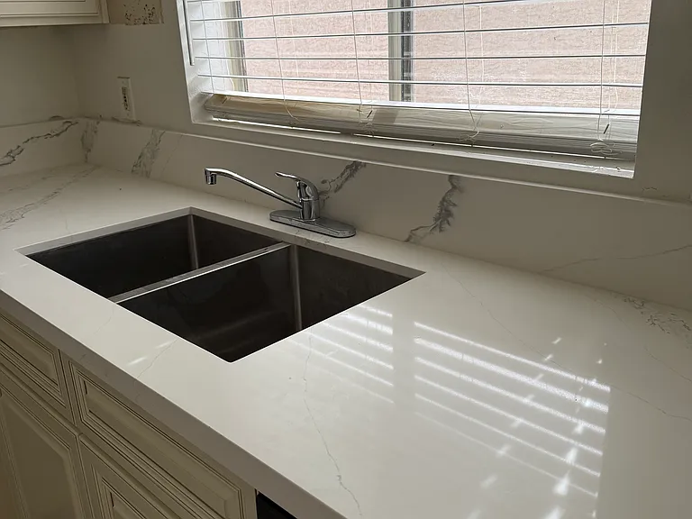 735 N Arrowhead Dr #3 — Photo 17