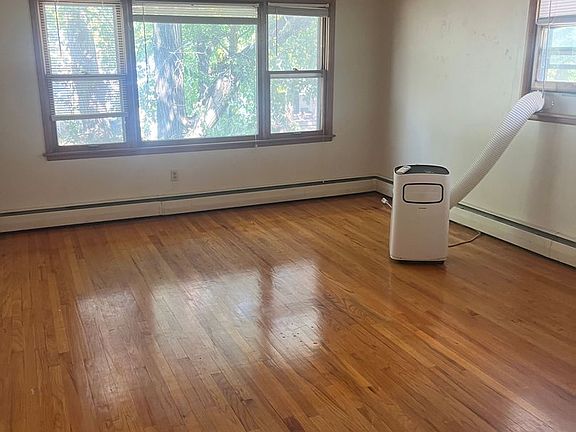3rd image of 125 W 2nd St #2