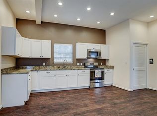 870 Barrell Rd #D1, Alvin, TX 77511