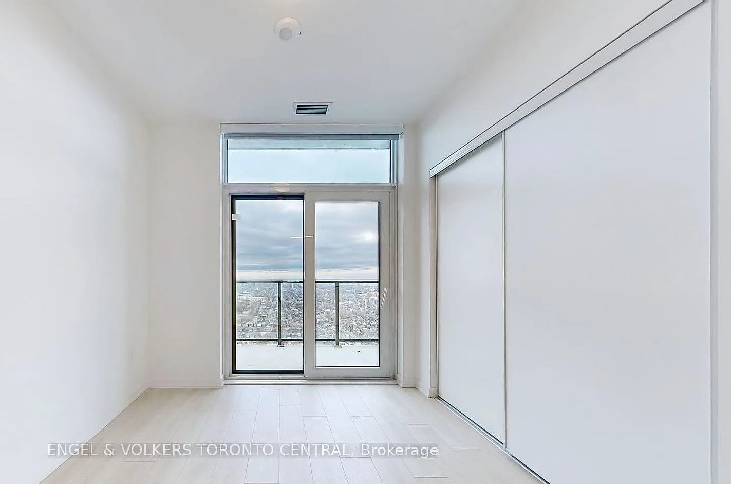 3 bed, $3,000 — Photo 4