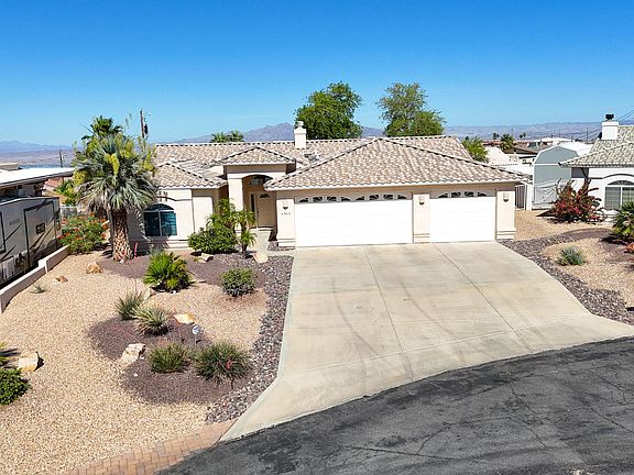 3rd image of 3615 Yucca Ln