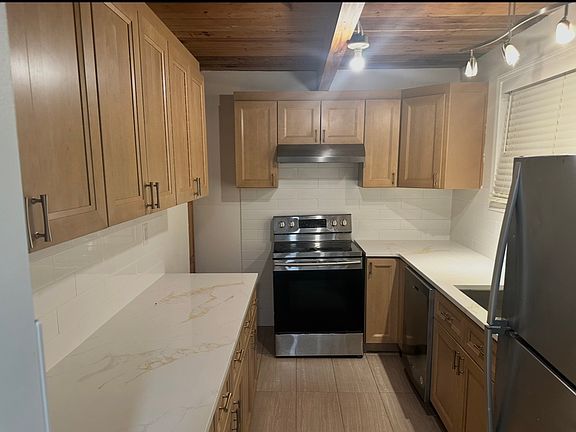 2nd image of 29324 38th Pl S