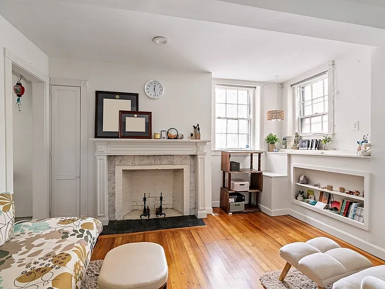 49 Grove St #A — Photo 1