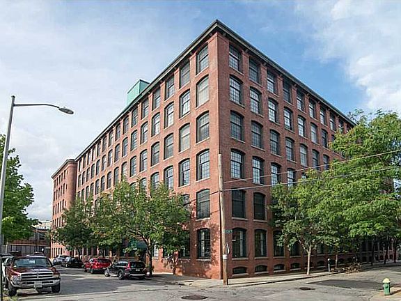 2nd image of 28 Bassett St #4B