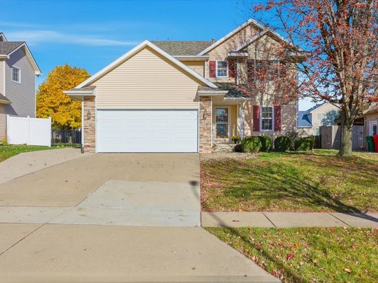 2929 SW Meadow Ridge Dr, Ankeny, IA 50023