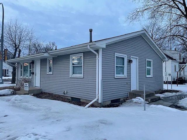 3 bed, 936 sqft, $1,850 — Photo 2