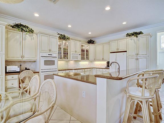 4th image of 9765 Napoli Woods Ln